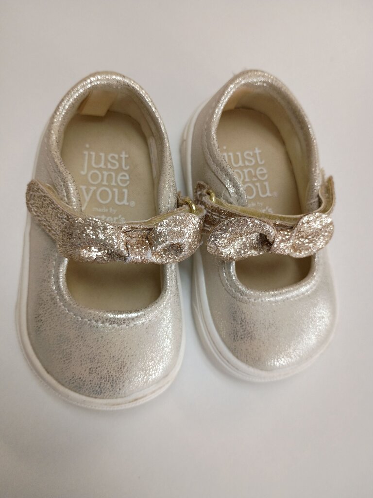 Just One You Girls' Silver Shoes with Bow