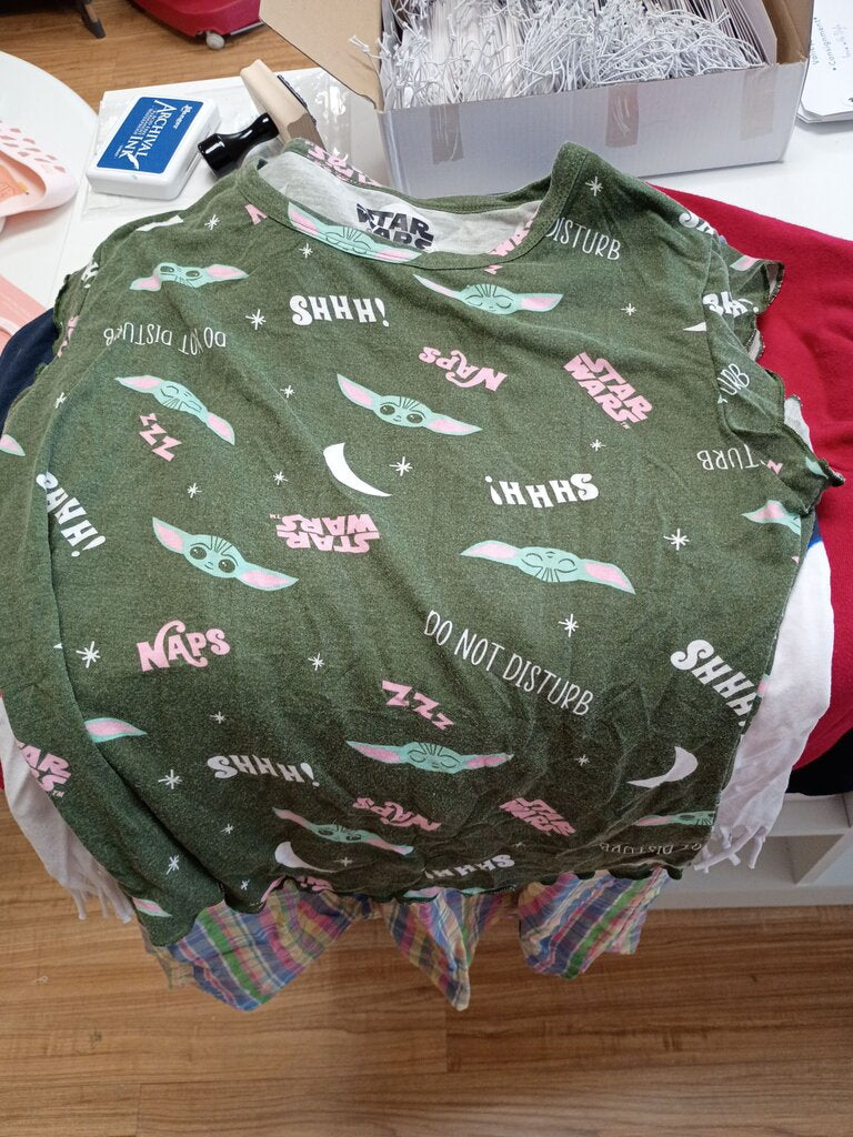 Star Wars Baby Yoda Graphic Tee