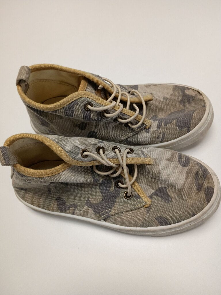 Oomphies Camo Shoes