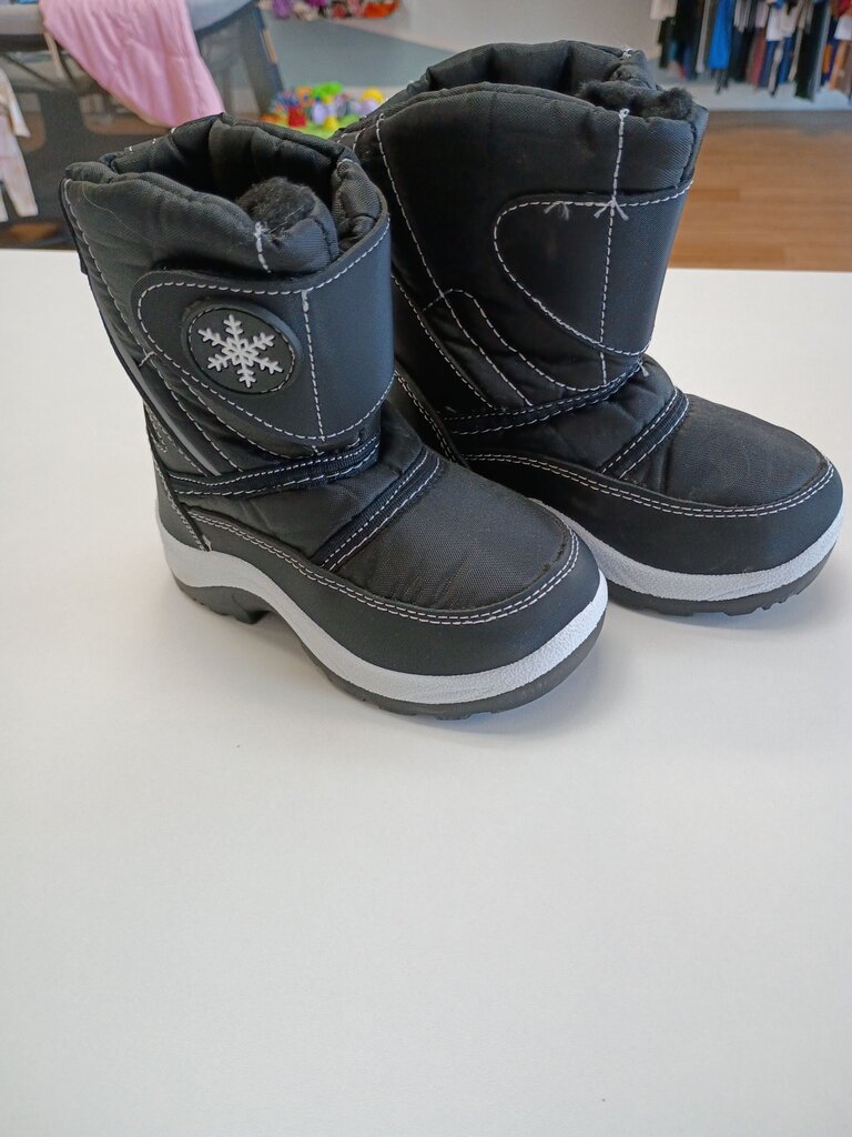 Black Insulated Snow Boots